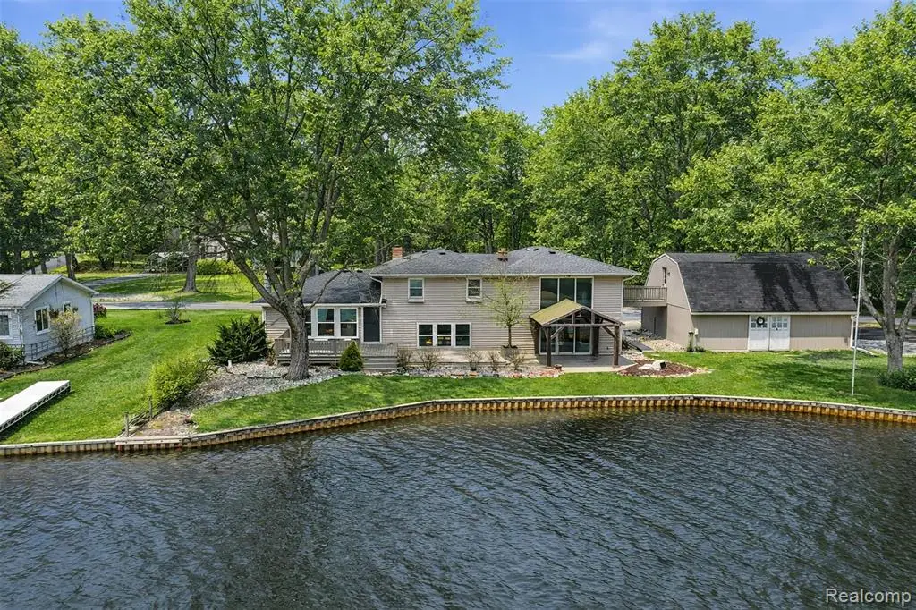 5370 Edgelake, Pinckney, MI 48169 - #1