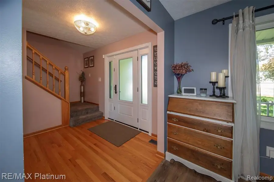 9633 Fairfax, Pinckney, MI 48169 - #3