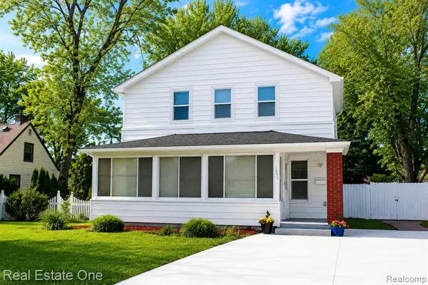 18475 Hazelwood, Roseville, MI 48066