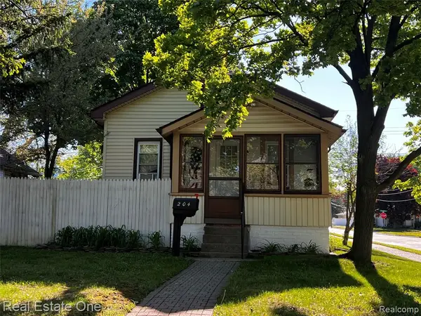 204 N Marias, Clawson, MI 48017