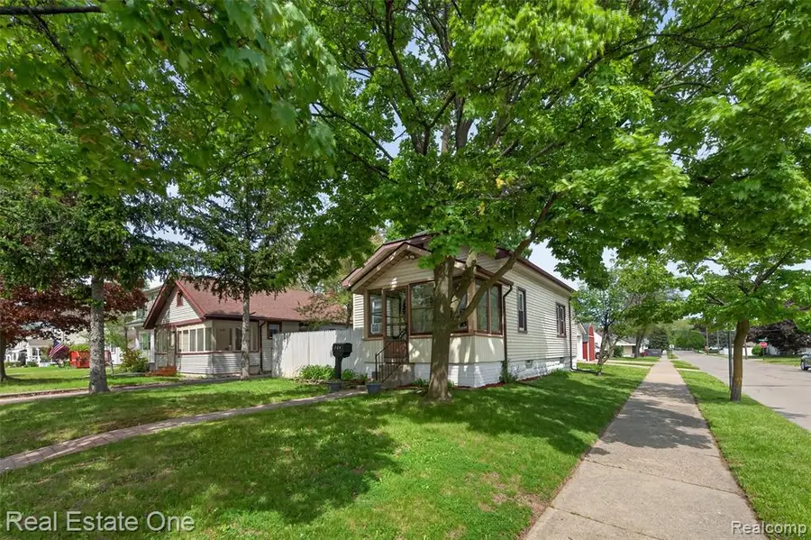 204 N Marias, Clawson, MI 48017 - #2