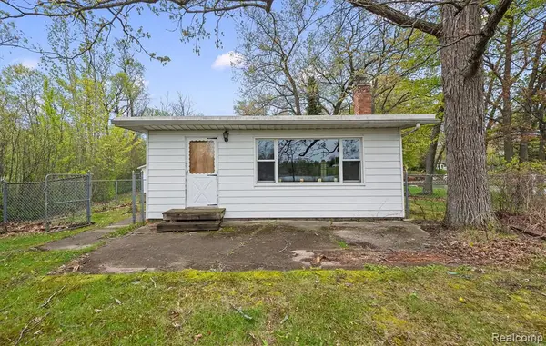3332 Horrell, Fenton, MI 48430