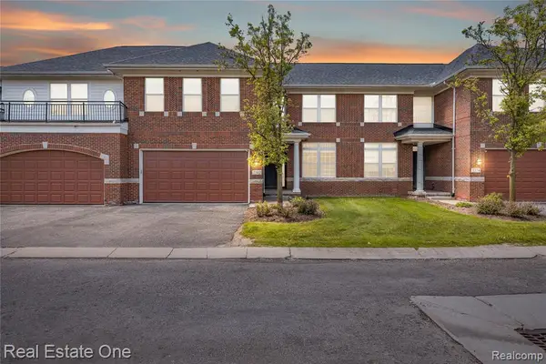 7382 Gateway, West Bloomfield, MI 48322