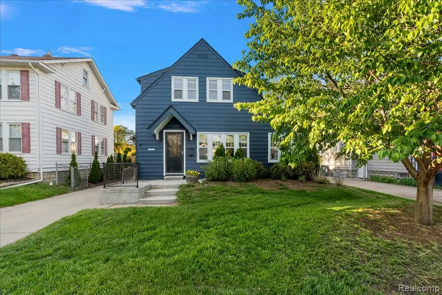 329 E Lawrence, Royal Oak, MI 48073 - #2