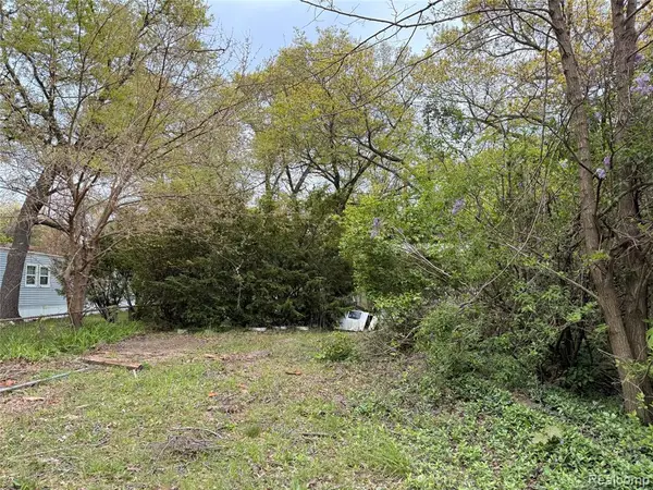 2695 Gary, Brighton, MI 48114