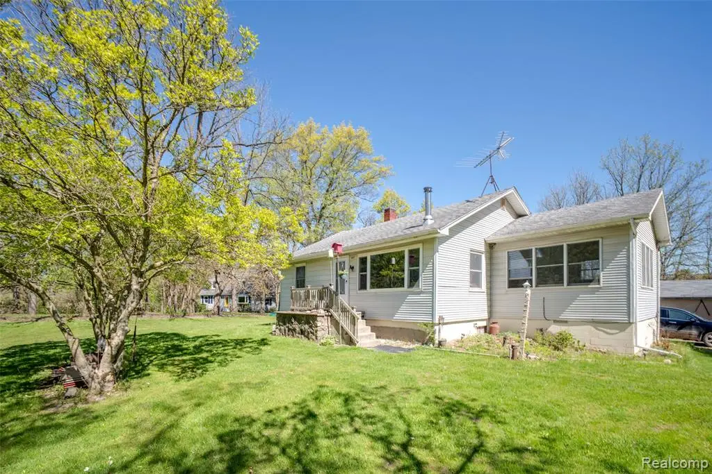 840 W Rose Center, Holly, MI 48442 - #1