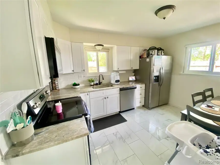28111 Selkirk, Southfield, MI 48076 - #2