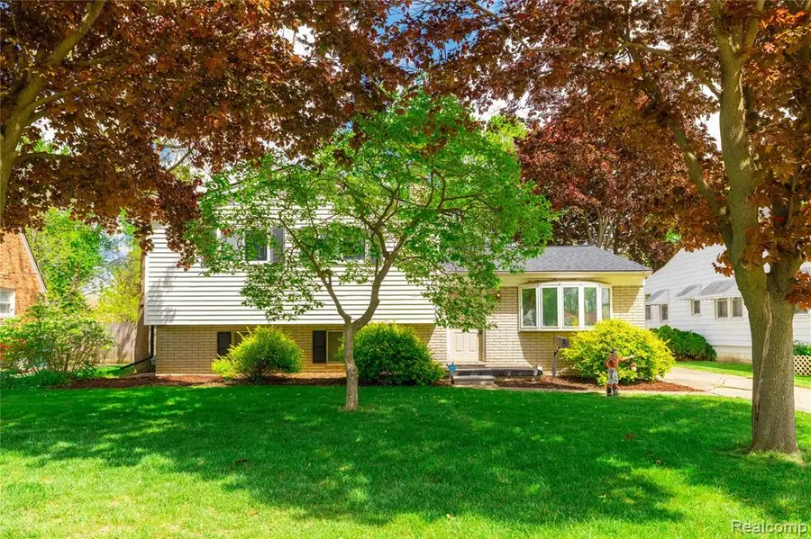 569 Hendrickson, Clawson, MI 48017 - #2