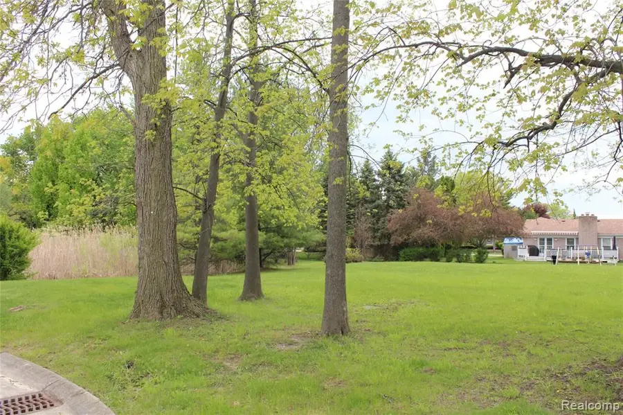 22335 Diamond, Farmington Hills, MI 48335 - #3
