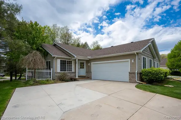 8896 Redstone, Pinckney, MI 48169