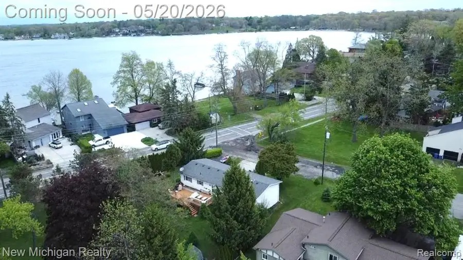 1004 Pelham, Waterford, MI 48328 - #2
