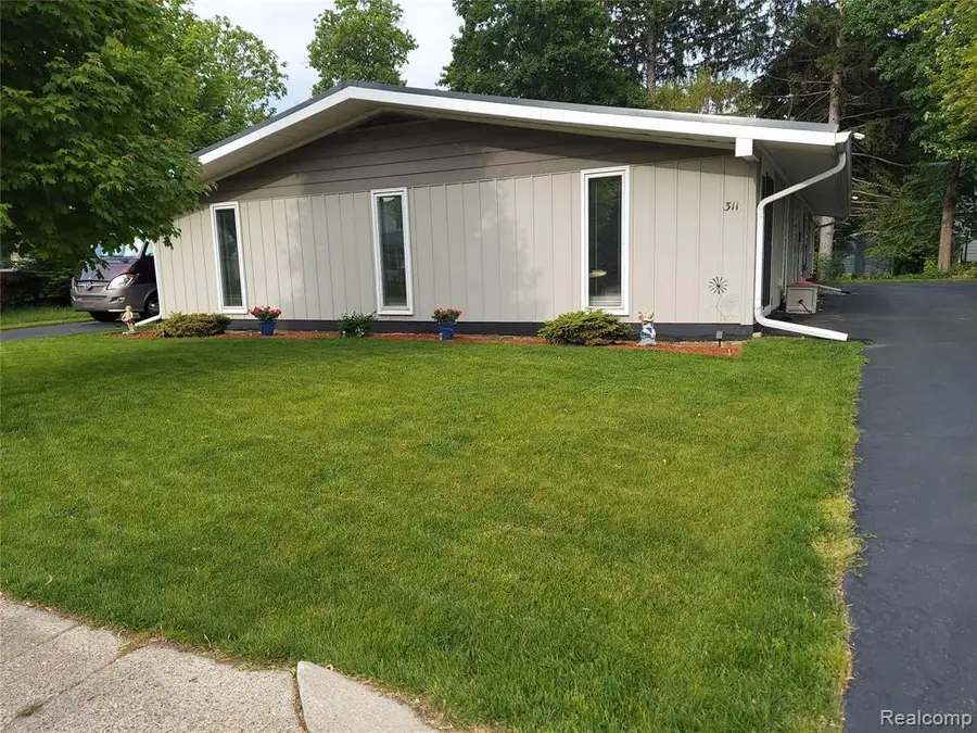311 S Clinton, Stockbridge, MI 49285 - #2