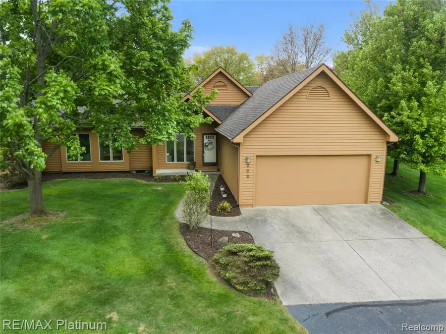 222 Glenwood, Fenton, MI 48430 - #3