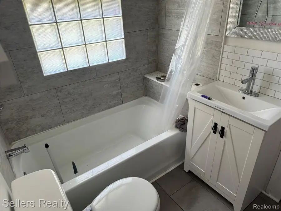 701 Saint Clair, Flint, MI 48504 - #2