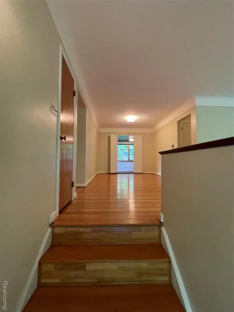46151 Bloomcrest, Northville, MI 48167 - #2