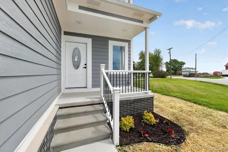 37235 Jefferson, Harrison Township, MI 48045 - #3