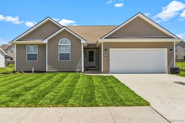 2261 Legacy, Burton, MI 48519