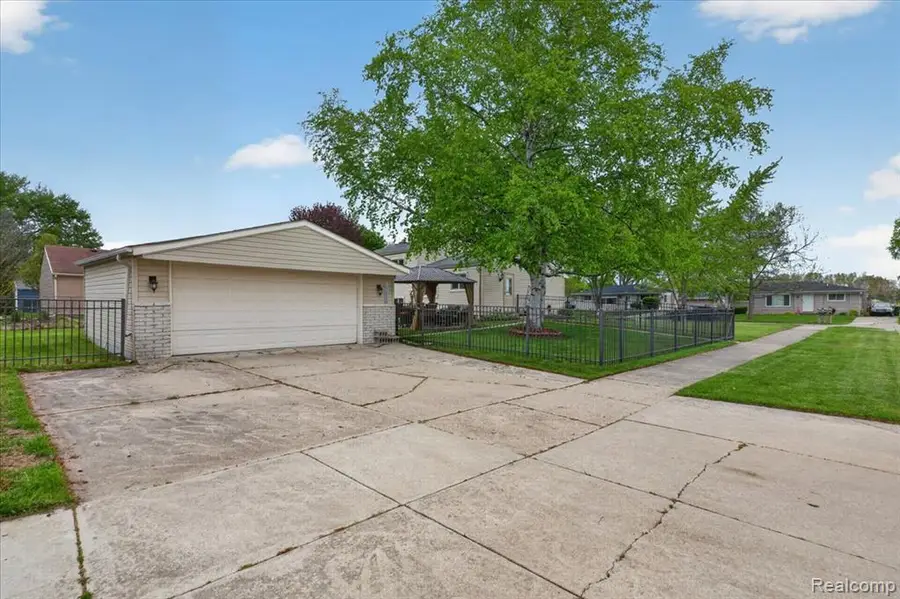 32858 Coach, Chesterfield, MI 48047 - #3