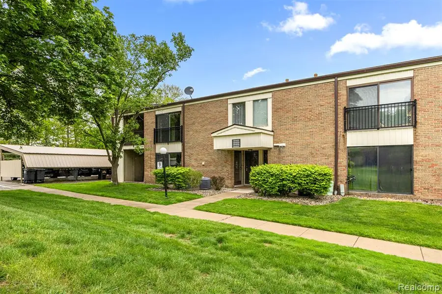 18403 University Park, Livonia, MI 48152 - #2