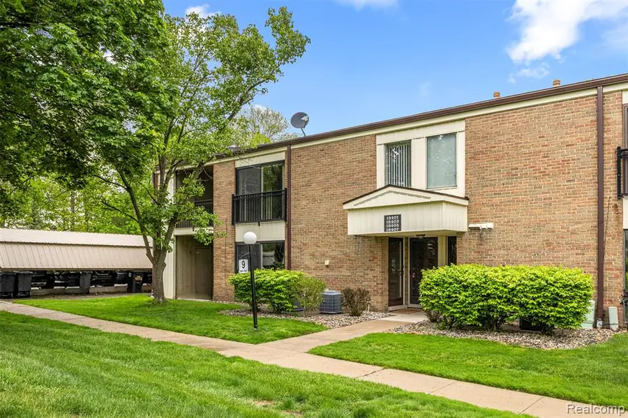 18403 University Park, Livonia, MI 48152 - #3