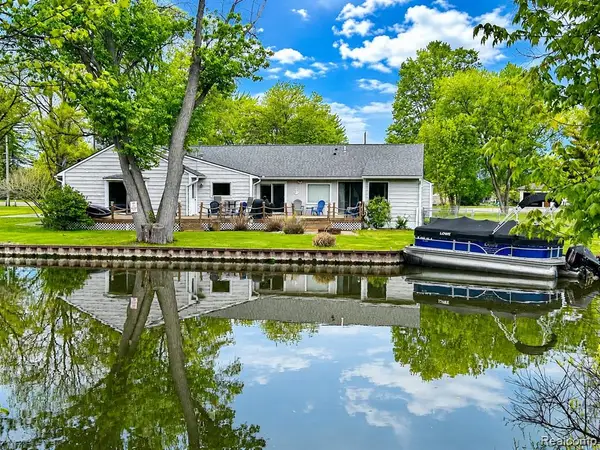 9831 Kress, Pinckney, MI 48169