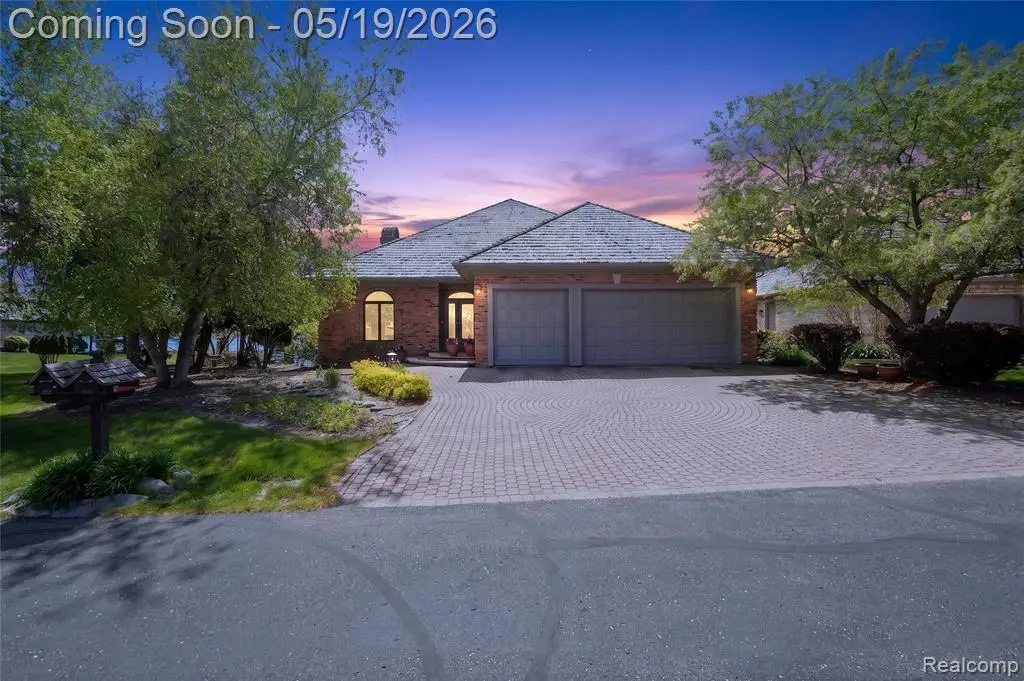24 Chateaux Du Lac, Fenton, MI 48430 - #1