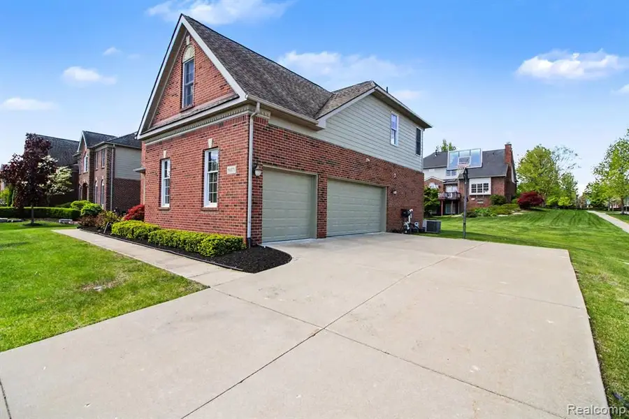 50371 Langley, Novi, MI 48374 - #3