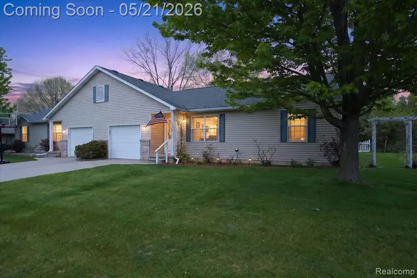 1607 Cedarwood, Flushing, MI 48433
