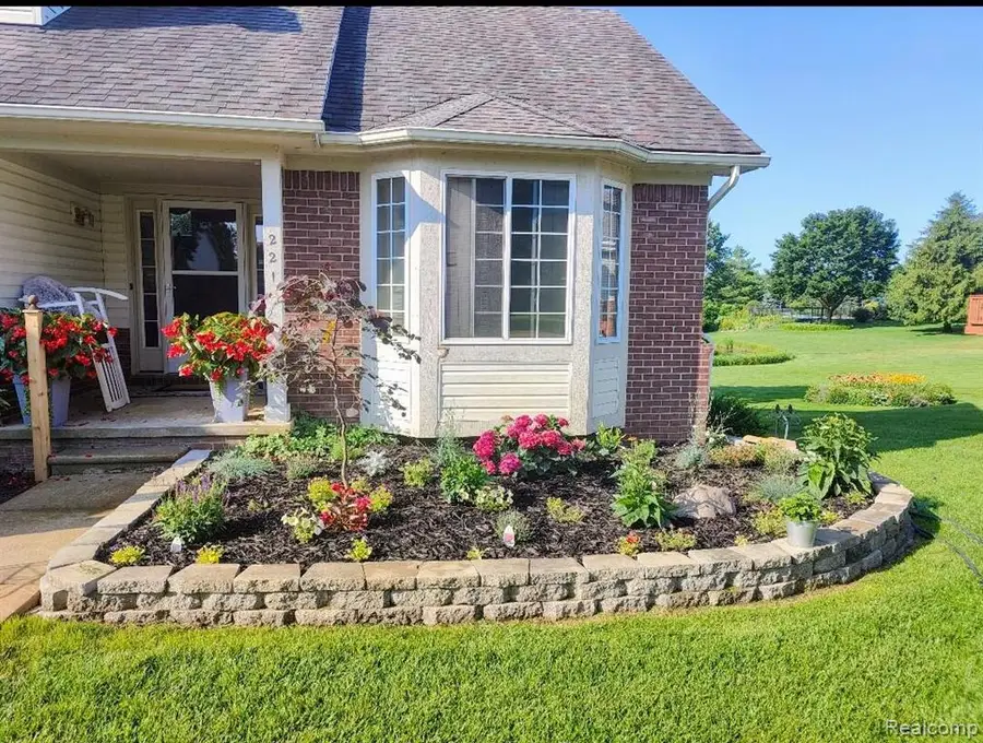 221 Maplewood #28, Clarkston, MI 48348 - #3