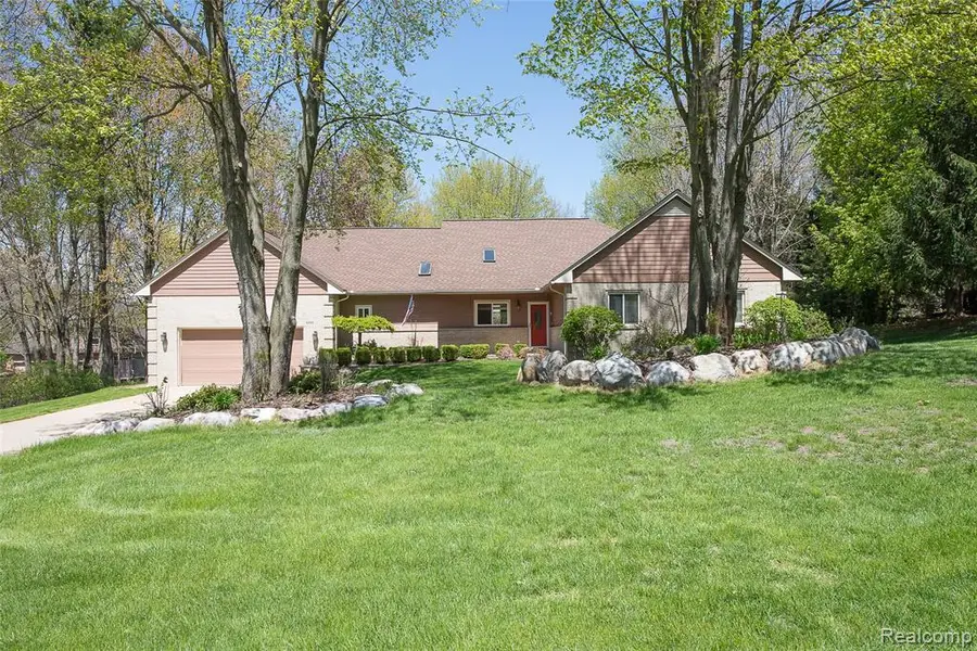 6093 Rosewood, White Lake, MI 48383 - #3
