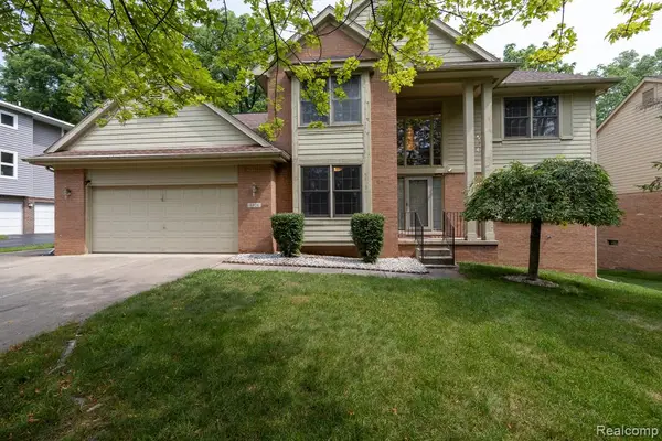 6926 Alden, West Bloomfield, MI 48324