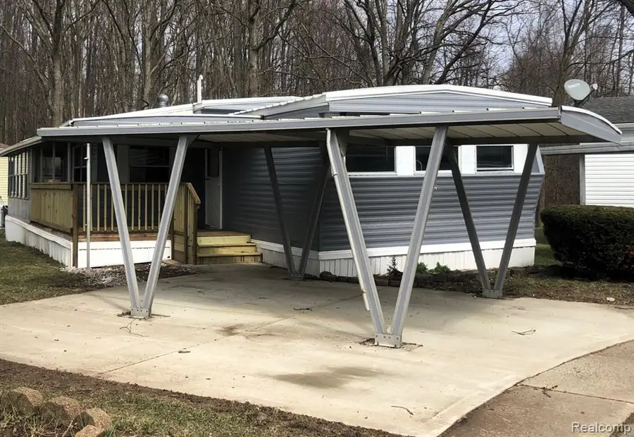 612 Holly Court, Jonesville, MI 49250 - #2