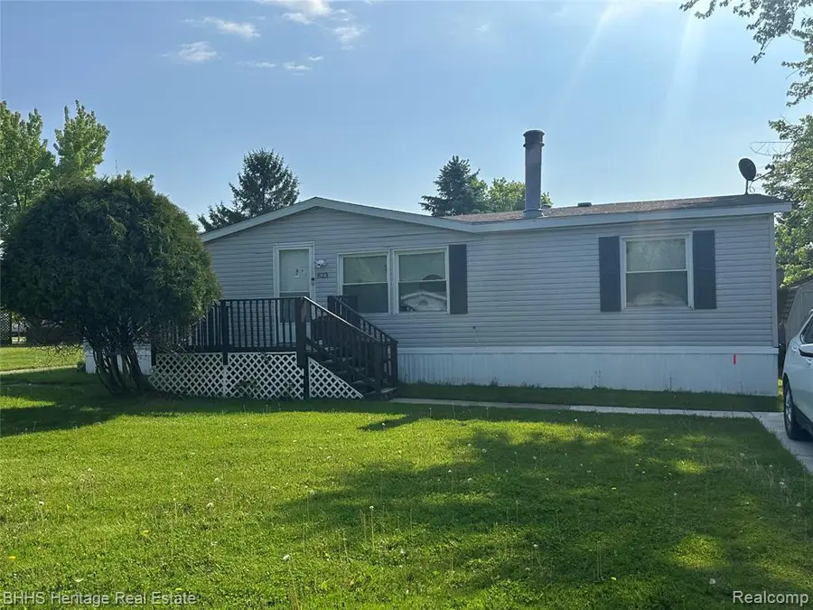 823 Linden, Fowlerville, MI 48836 - #2