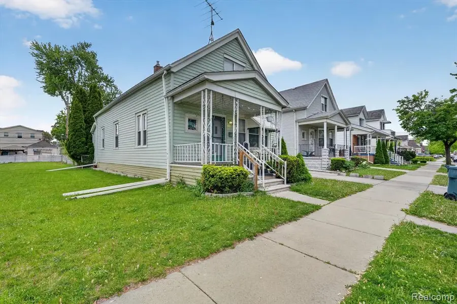 5424 Bingham St, Dearborn, MI 48126 - #2