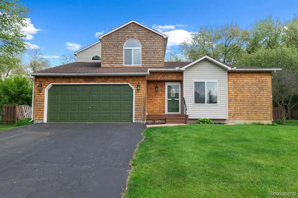 3195 Sandpoint, Brighton, MI 48114 - #1