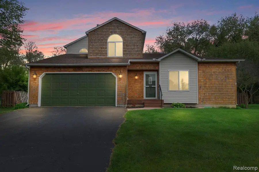 3195 Sandpoint, Brighton, MI 48114 - #2