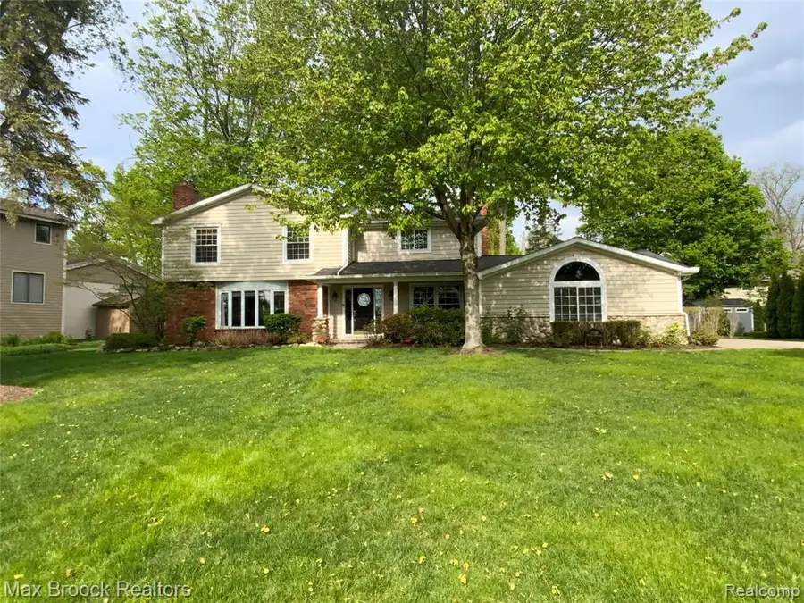 2926 Birch Harbor, West Bloomfield, MI 48324 - #2
