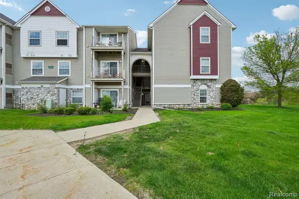 15240 Silver #APT 306, Fenton, MI 48430