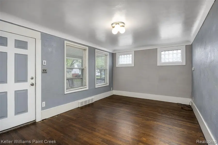 7275 Orchard, Warren, MI 48091 - #2