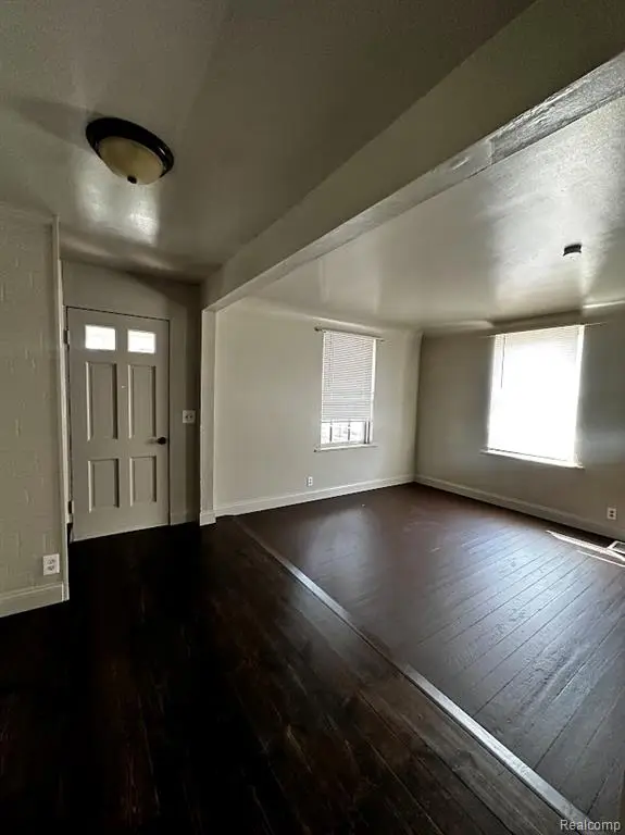 920 Huron, Flint, MI 48507 - #3