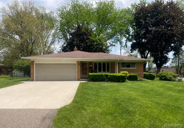45078 Vanker, Utica, MI 48317 - #1