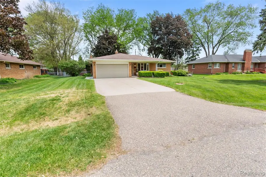 45078 Vanker, Utica, MI 48317 - #3