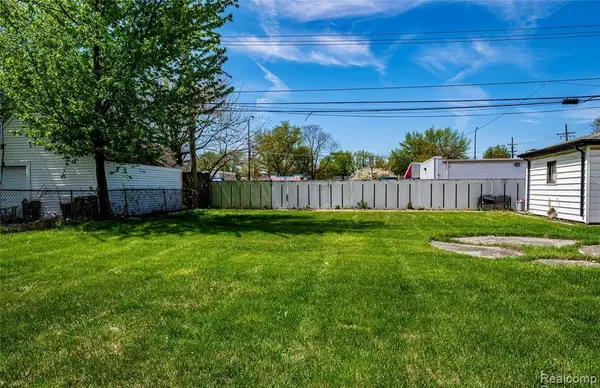 26143 Groveland, Madison Heights, MI 48071