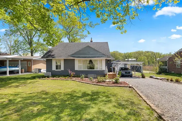 22827 Meridian, Grosse Ile, MI 48138