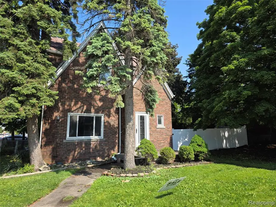 1332 Fort Park, Lincoln Park, MI 48146 - #2