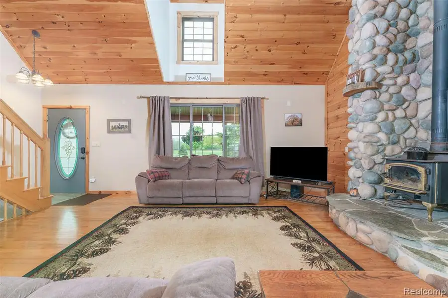 2500 E Jones, Howell, MI 48855 - #2