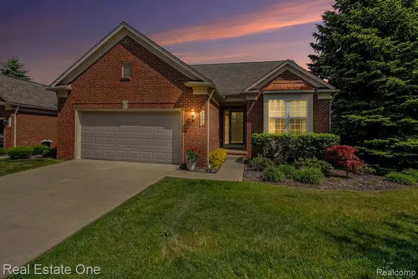 3991 Rainier #1, Howell, MI 48843