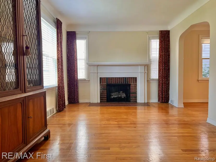 1618 Anita, Grosse Pointe Woods, MI 48236 - #3