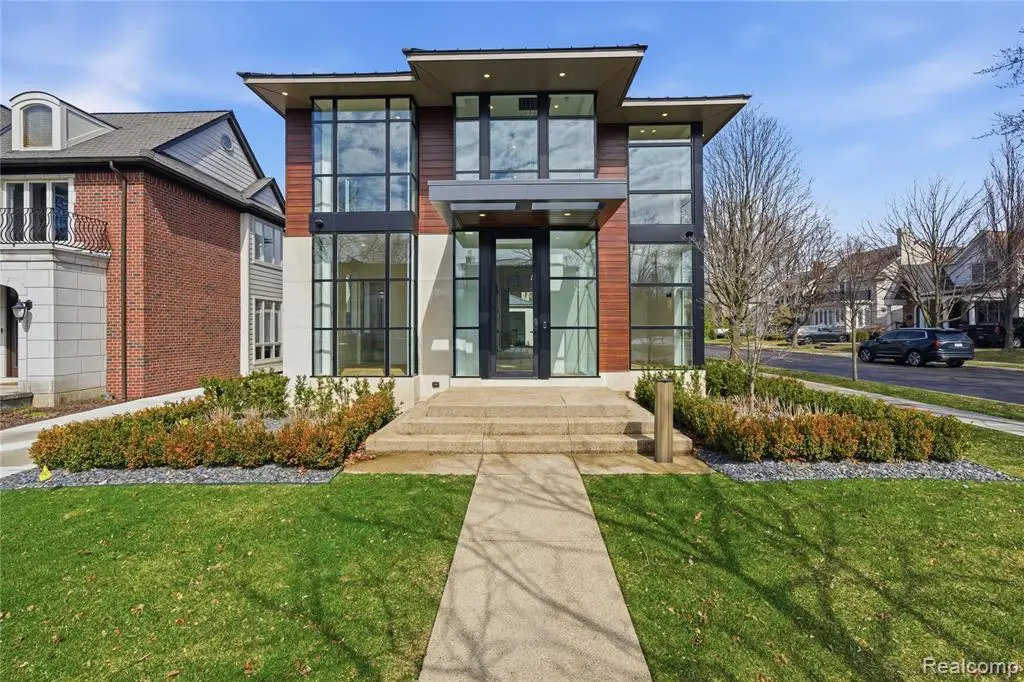 512 Wallace, Birmingham, MI 48009 - #1