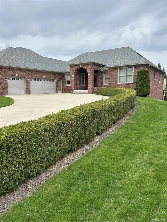 58548 Cory Lake, Washington, MI 48094